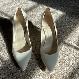 Theory cream pumps size 37